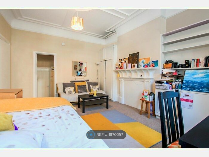 Studio To Rent In Glenmore Road, London, NW3