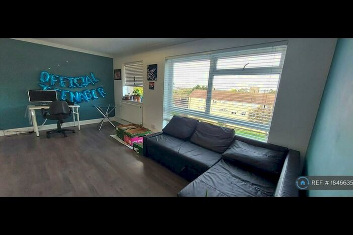 2 Bedroom Flat To Rent In Arndell House, Sutton, SM1