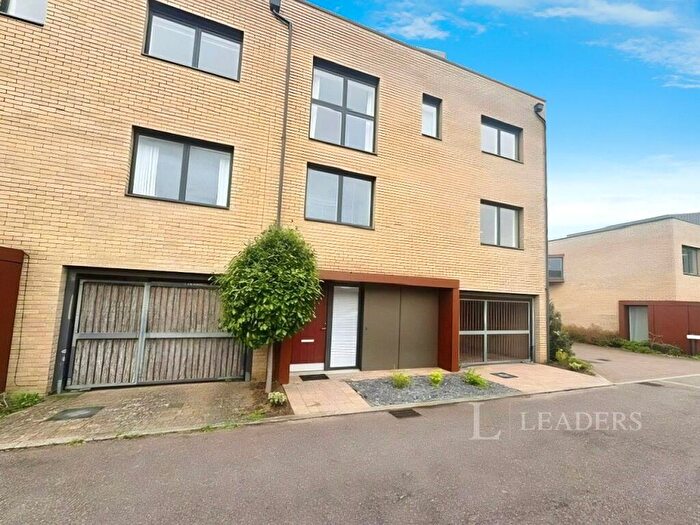 Terraced House To Rent In Glebe Farm Drive, Trumpington, Cambridge, CB2