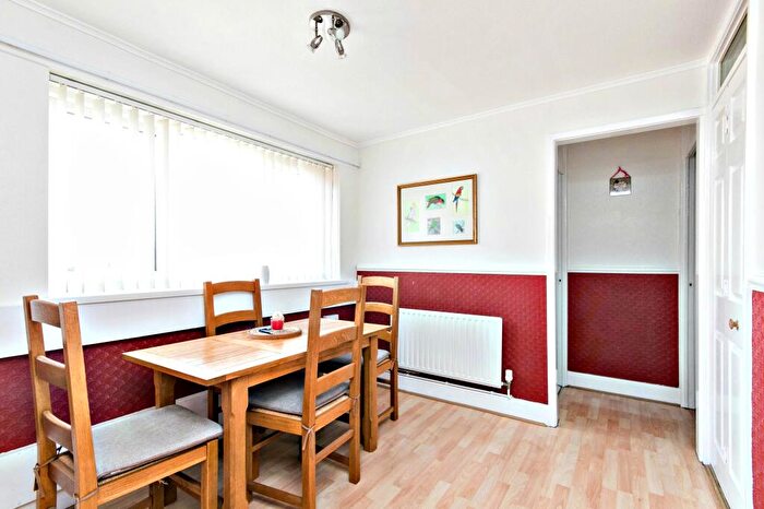 2 Bedroom Apartment To Rent In Greenway Road, Tranmere, CH42