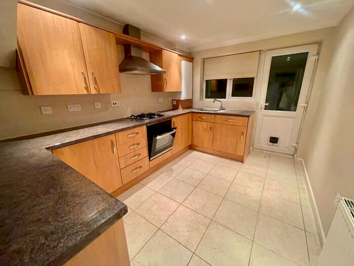 4 Bedroom Detached House To Rent In Fair Oak Road, Fair Oak, Eastleigh, SO50