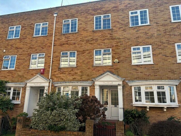 3 Bedroom House To Rent In Seymour Square, BN2
