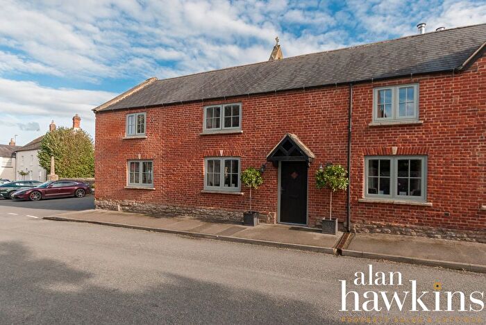 5 Bedroom Semi-Detached House To Rent In Bradenstoke, Wiltshire, SN15