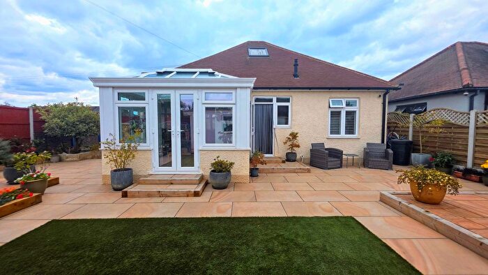 2 Bedroom Detached Bungalow For Sale In Blackshots Lane, Grays, RM16