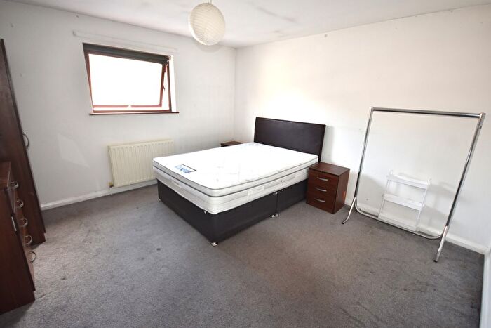 3 Bedroom Terraced House To Rent In Assembly Passage, Whitechapel, E1