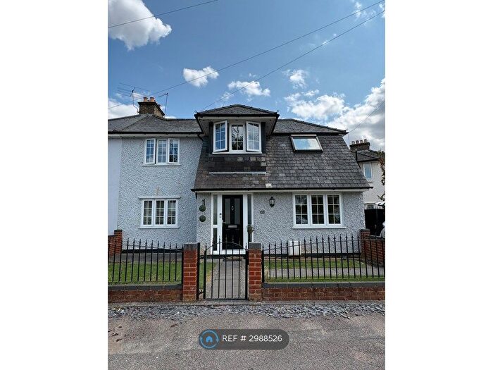4 Bedroom Semi-Detached House To Rent In Wembley Road, Hampton, TW12