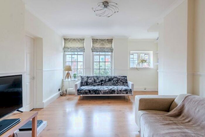 2 Bedroom Flat To Rent In Erasmus Street, Pimlico, London, SW1P