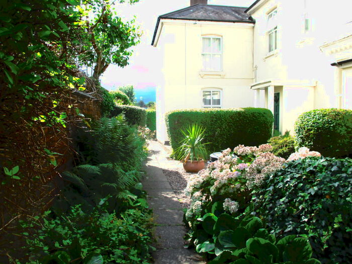 1 Bedroom Flat To Rent In Oldswinford, Stourbridge, DY8