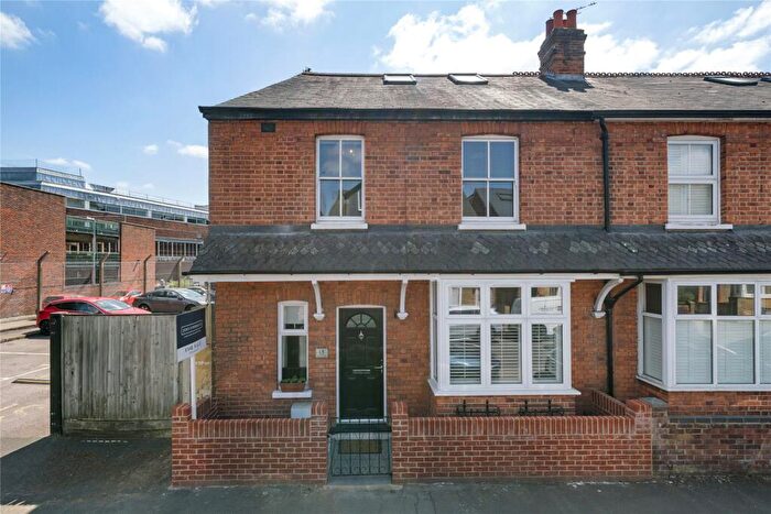 3 Bedroom End Of Terrace House For Sale In Elmgrove Road, Weybridge, Surrey, KT13