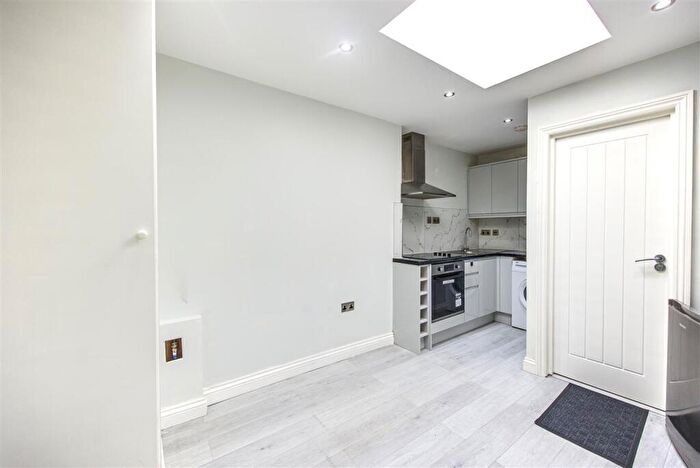 Studio To Rent In Brighton Road, South Croydon, CR2