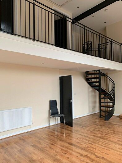 3 Bedroom Duplex To Rent In Holmesdale Street, Cardiff(City), CF11