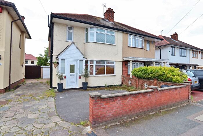 3 Bedroom Semi-Detached House To Rent In Collier Row Road, Collier Row, RM5