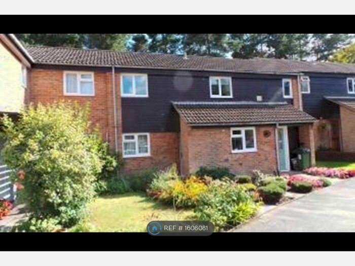 2 Bedroom Maisonette To Rent In Oldstead, Bracknell, RG12
