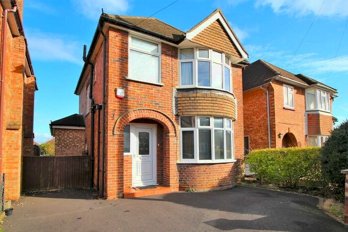 3 Bedroom Detached House To Rent In Waltham Avenue, Guildford, GU2
