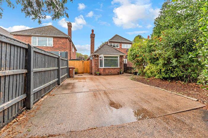 3 Bedroom Semi-Detached Bungalow For Sale In Peaks Lane, New Waltham, DN36
