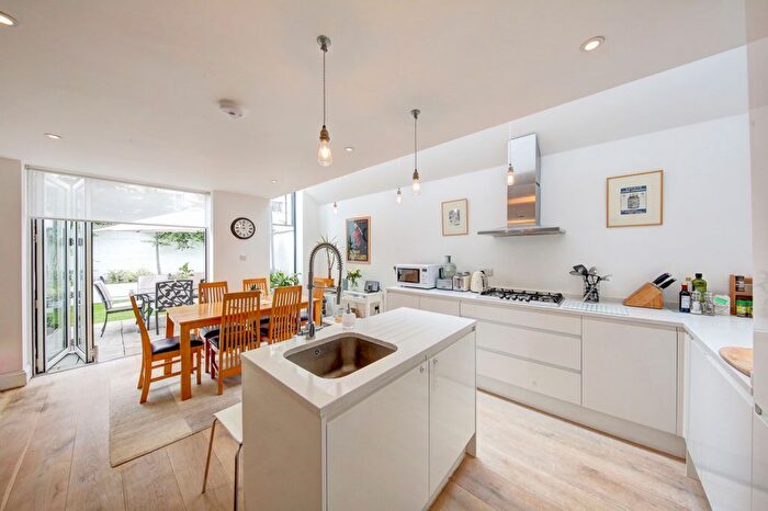 4 Bedroom Terraced House To Rent In Tonsley Street, Wandsworth, SW18