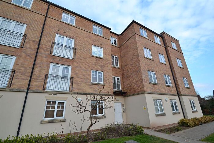 2 Bedroom Flat To Rent In Weald House, Birch Close, Huntington, York, YO31