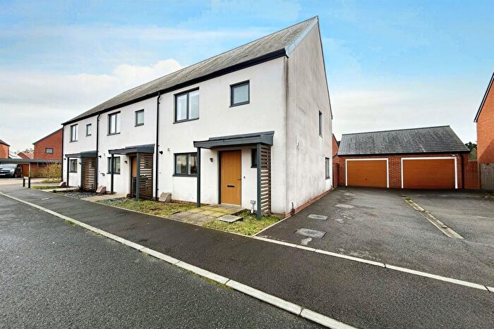 3 Bedroom Detached House To Rent In St Leonards, BH24