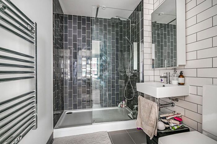 2 Bedroom Flat For Sale In Fairwater House, Royal Wharf, London, E16