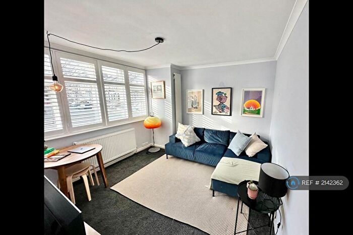 1 Bedroom Flat To Rent In Shiplake Court, London, N5