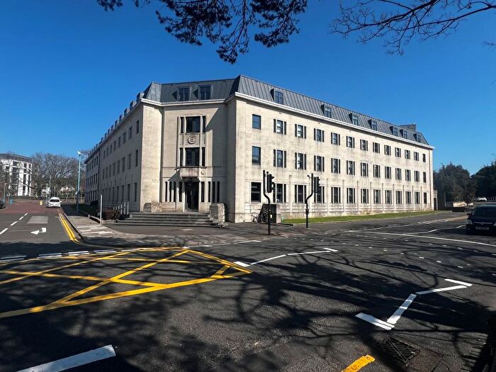 2 Bedroom Flat For Sale In Flat The Metropolitan, Sandbanks Road, Poole, Dorset, BH15