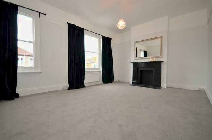 2 Bedroom Flat To Rent In Whittington Road, N22
