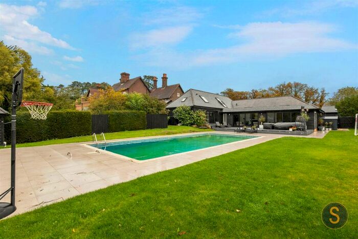 3 Bedroom Detached House For Sale In Leighton Road, Great Billington, Leighton Buzzard, LU7