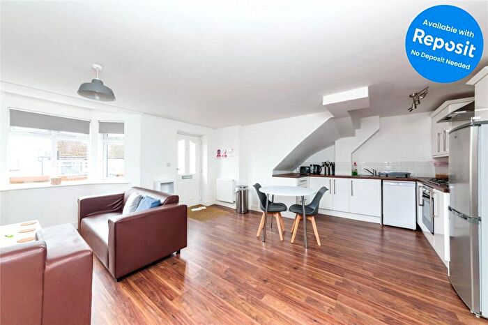 2 Bedroom Flat To Rent In Carlyle Avenue, Brighton, BN2