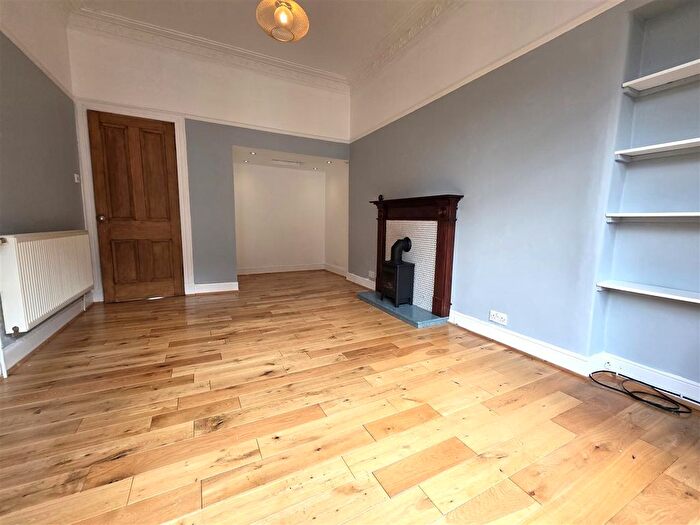 2 Bedroom Flat To Rent In Deanston Drive, Shawlands, Glasgow, G41