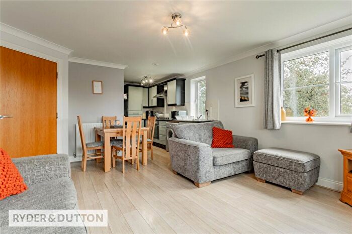 2 Bedroom Apartment For Sale In Primrose Hill Court, High Crompton, Shaw, Oldham, OL2