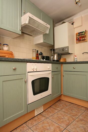 1 Bedroom Flat To Rent In Flat, , Richmond Road, Roath, Cardiff, CF24