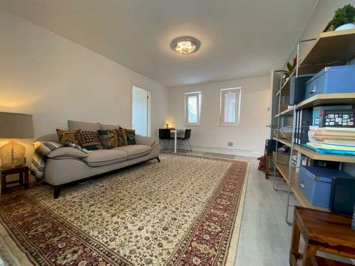 1 Bedroom Flat To Rent In Coed Edeyrn, Llanedeyrn, CF23