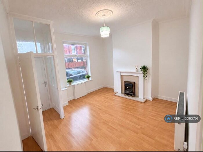 2 Bedroom End Of Terrace House To Rent In Fitzroy St, Ashton-Under-Lyne, OL7