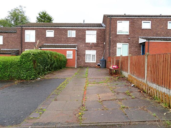 3 Bedroom Terraced House To Rent In Camrose Croft, Balsall Heath, Birmingham, B12