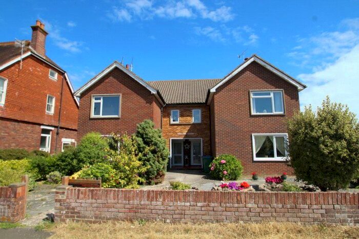 2 Bedroom Flat To Rent In Holland Court, St. Floras Road, Littlehampton, West Sussex BN17