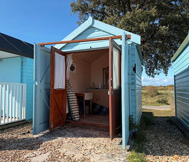 1 Bedroom Chalet For Sale In Beach Hut, Calshot Beach West, Calshot, Hampshire, SO45