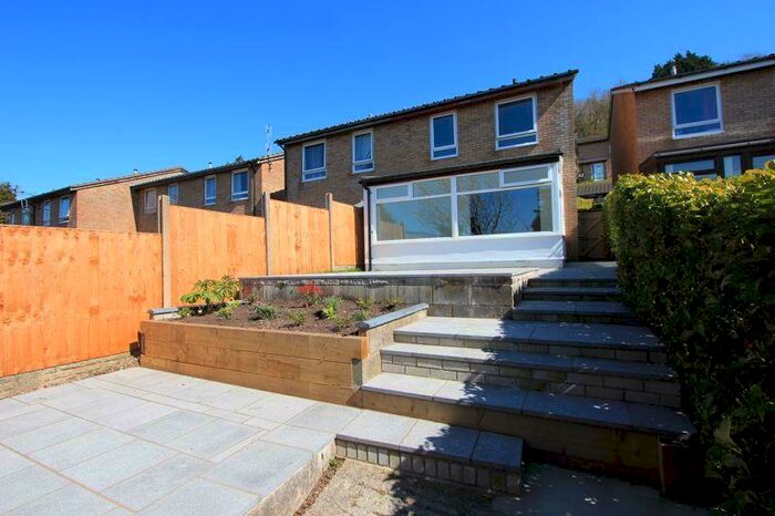 3 Bedroom Semi-Detached House To Rent In Hazelwood Close, Colwyn Bay, LL28