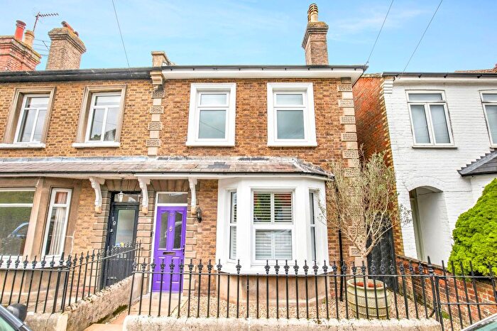 3 Bedroom Terraced House For Sale In Poplar Road, Leatherhead, KT22