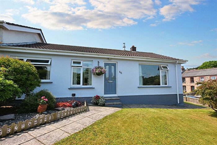 3 Bedroom Semi-Detached Bungalow For Sale In Lanmoor Estate, Lanner, Redruth, TR16