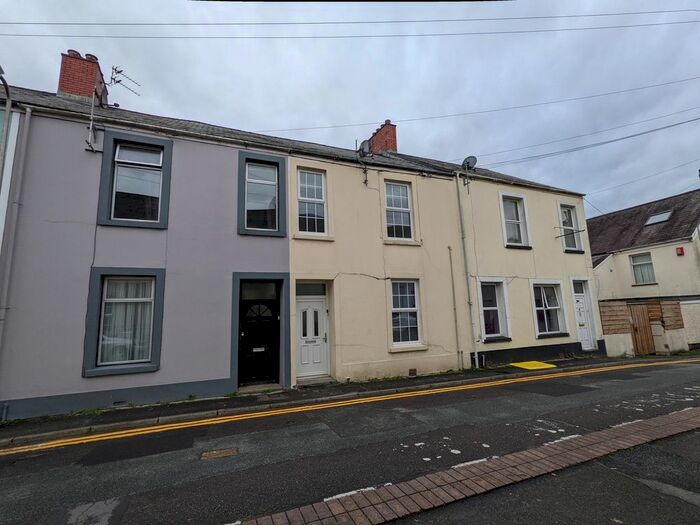 2 Bedroom Flat To Rent In Morley Street, Carmarthen, Carmarthenshire SA31