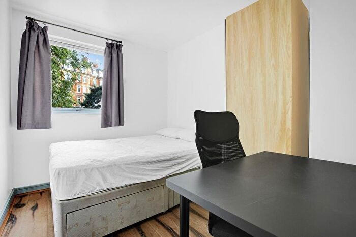 3 Bedroom Flat To Rent In Artesian Road, London, W2