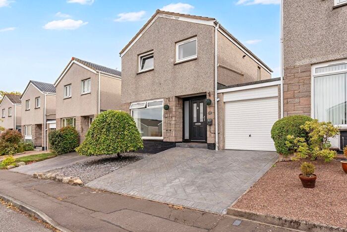 3 Bedroom Detached House For Sale In Craigmount Bank, Craigmount, Edinburgh, EH4