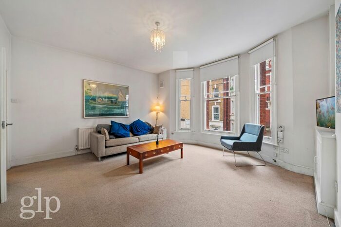 1 Bedroom Flat To Rent In Russell Chambers, Bury Place, London, Greater London, WC1A