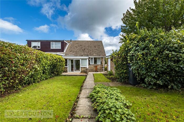 2 Bedroom Bungalow For Sale In Shannon Close, Rastrick, Brighouse, HD6