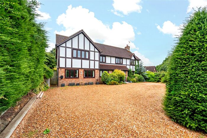 5 Bedroom Detached House For Sale In Tamworth Stubb, Walnut Tree, Milton Keynes, Buckinghamshire, MK7