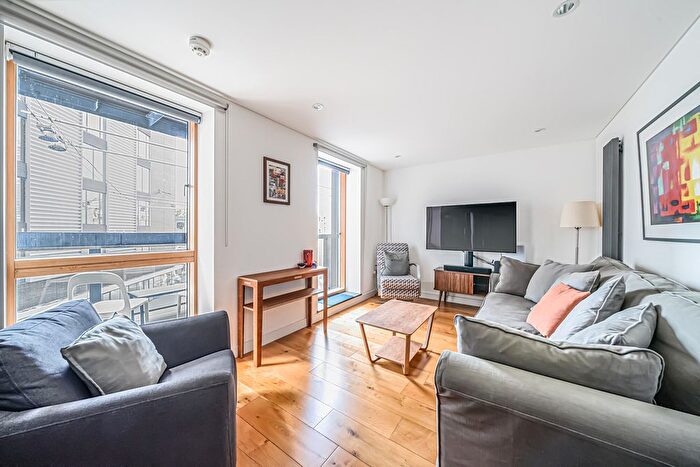 2 Bedroom Flat For Sale In Bermondsey Square, London, SE1