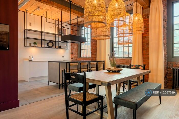 2 Bedroom Flat To Rent In Binns Place, Manchester, M4