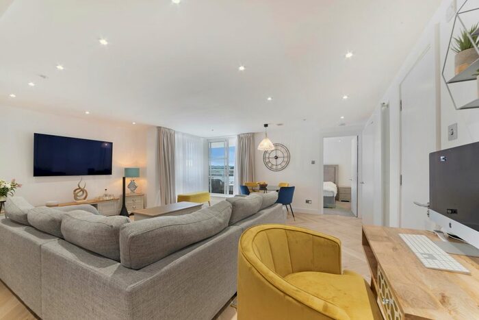 2 Bedroom Flat To Rent In Barrier Point Road, London, E16