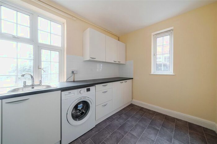 4 Bedroom Maisonette To Rent In The Broadway, Greenford, UB6