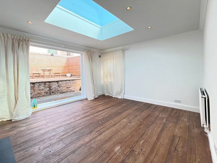 2 Bedroom Terraced House To Rent In King Street, London, W6